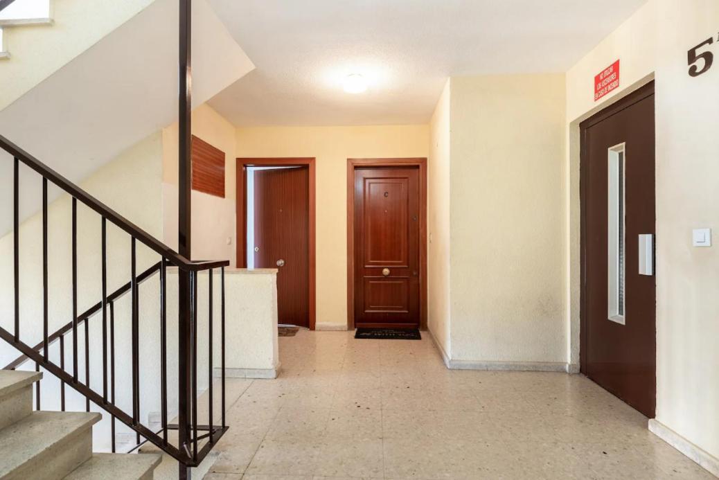 Apartamento Amplio Con 4 Habitaciones Y 2 Banos - Great Apartment With 4 Rooms - 2 Baths Seville Exterior photo
