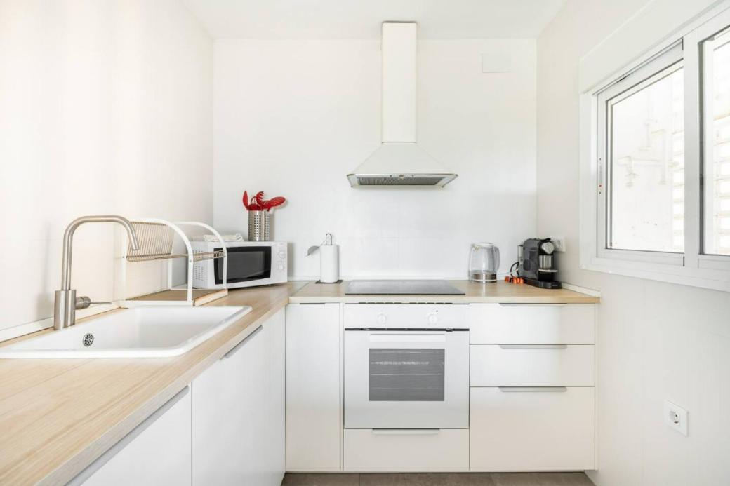 Apartamento Amplio Con 4 Habitaciones Y 2 Banos - Great Apartment With 4 Rooms - 2 Baths Seville Exterior photo